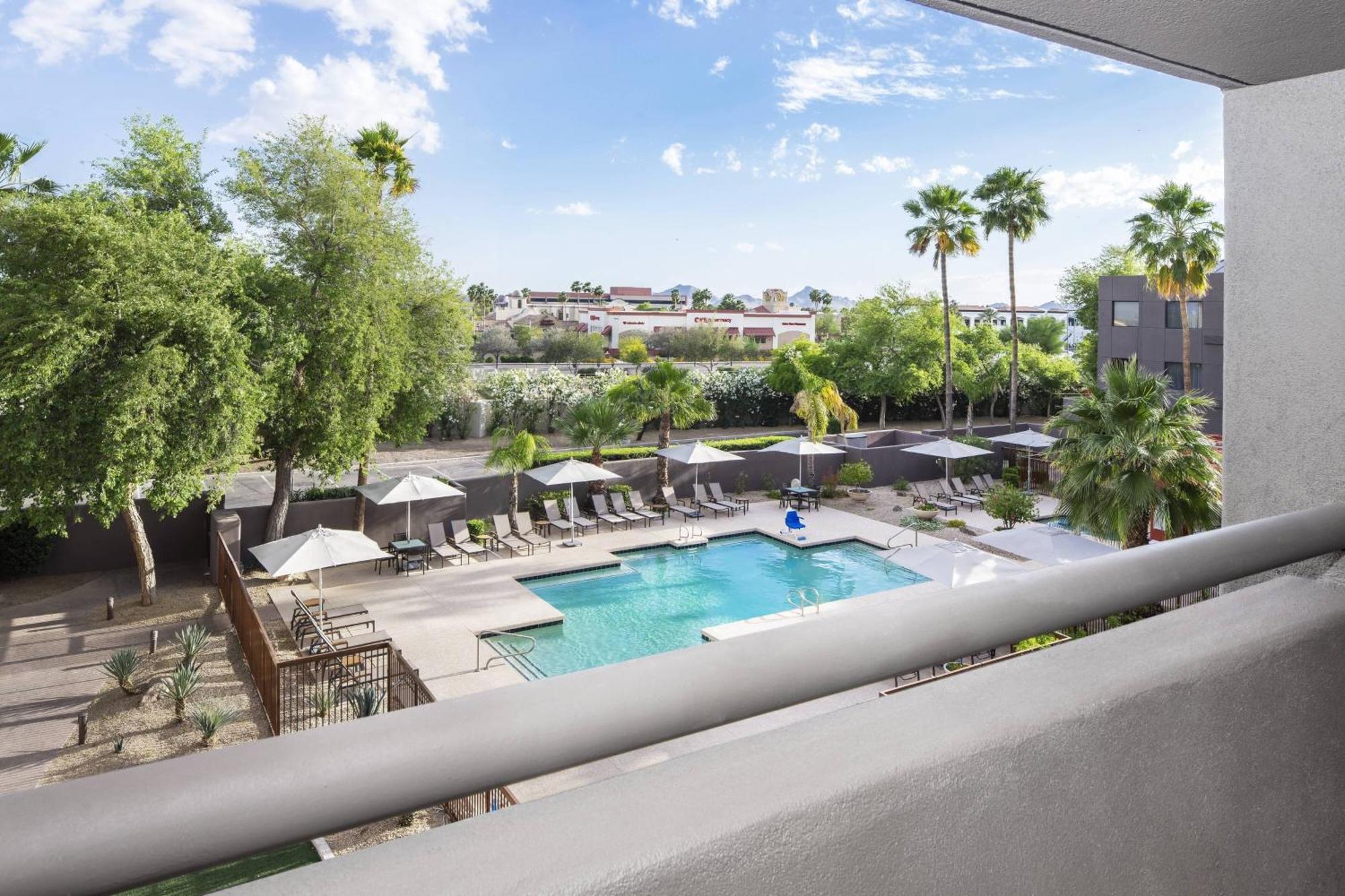 Courtyard Scottsdale North Hotel Exterior photo